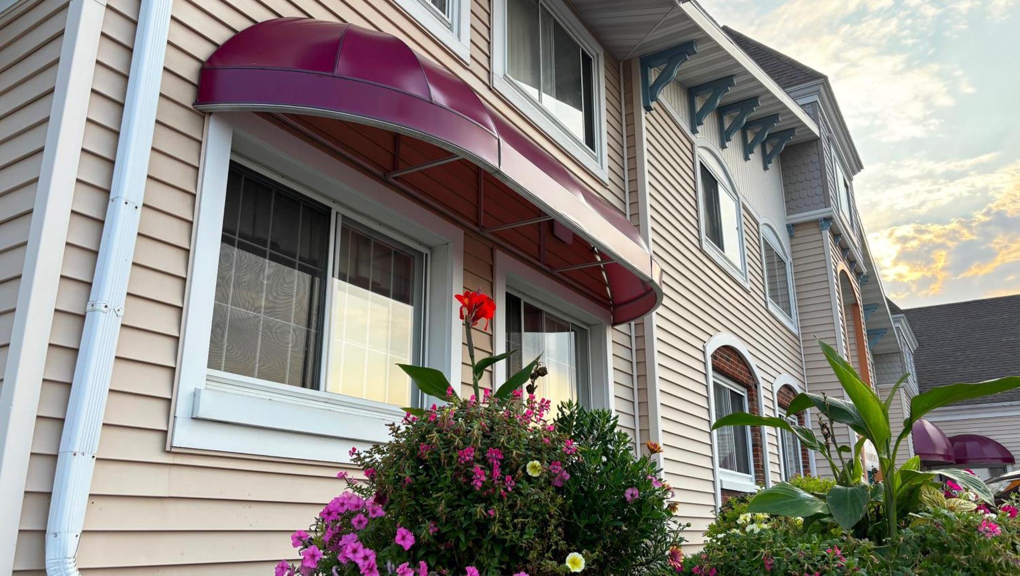 Magnuson Grand Pioneer Inn And Suites Escanaba Exterior foto